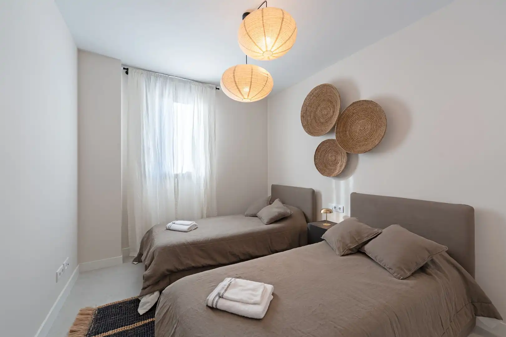Schlafzimmer von Dachboden zum Verkauf in Estepona mit Klimaanlage, Terrasse und Abstellraum