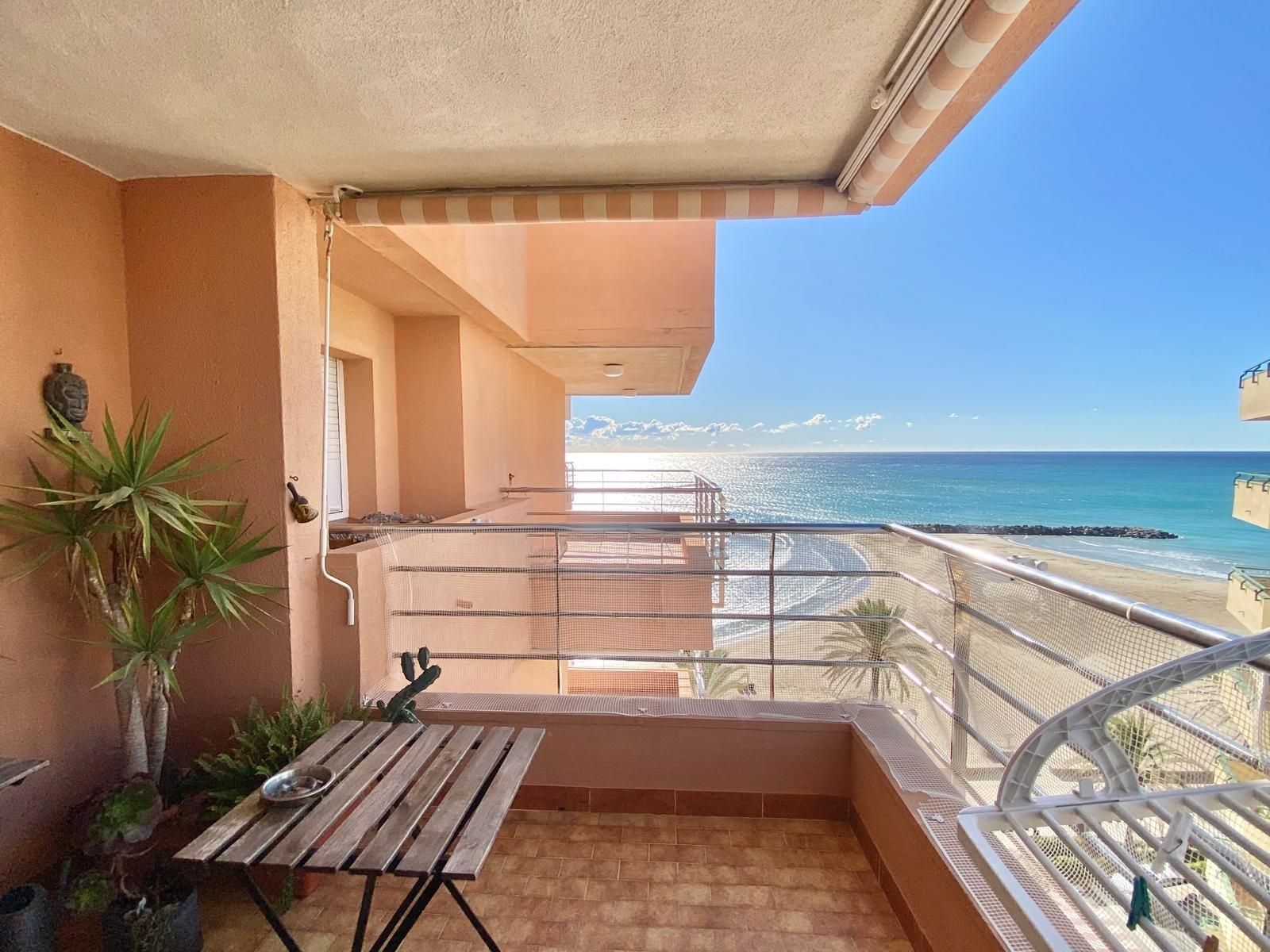 Vista exterior de Ático en venta en Cunit con Jardín privado, Terraza y Trastero