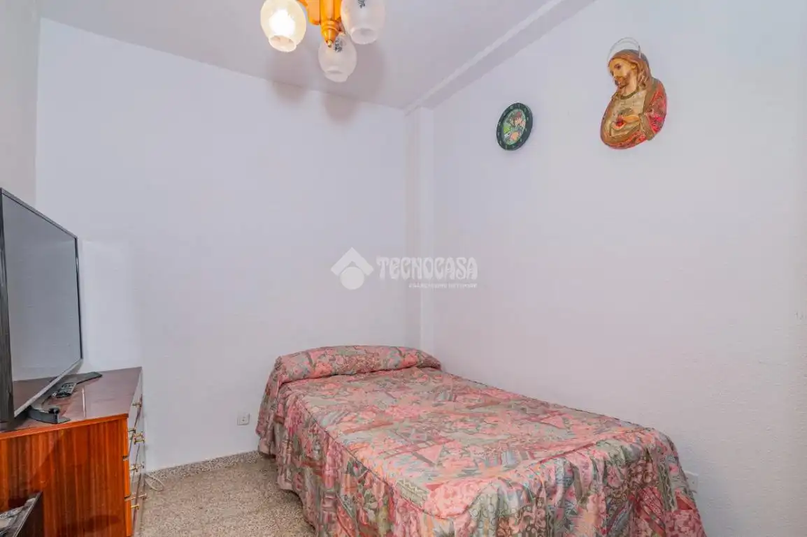Habitación de Piso en venta en Lucena con Aire acondicionado y Amueblado