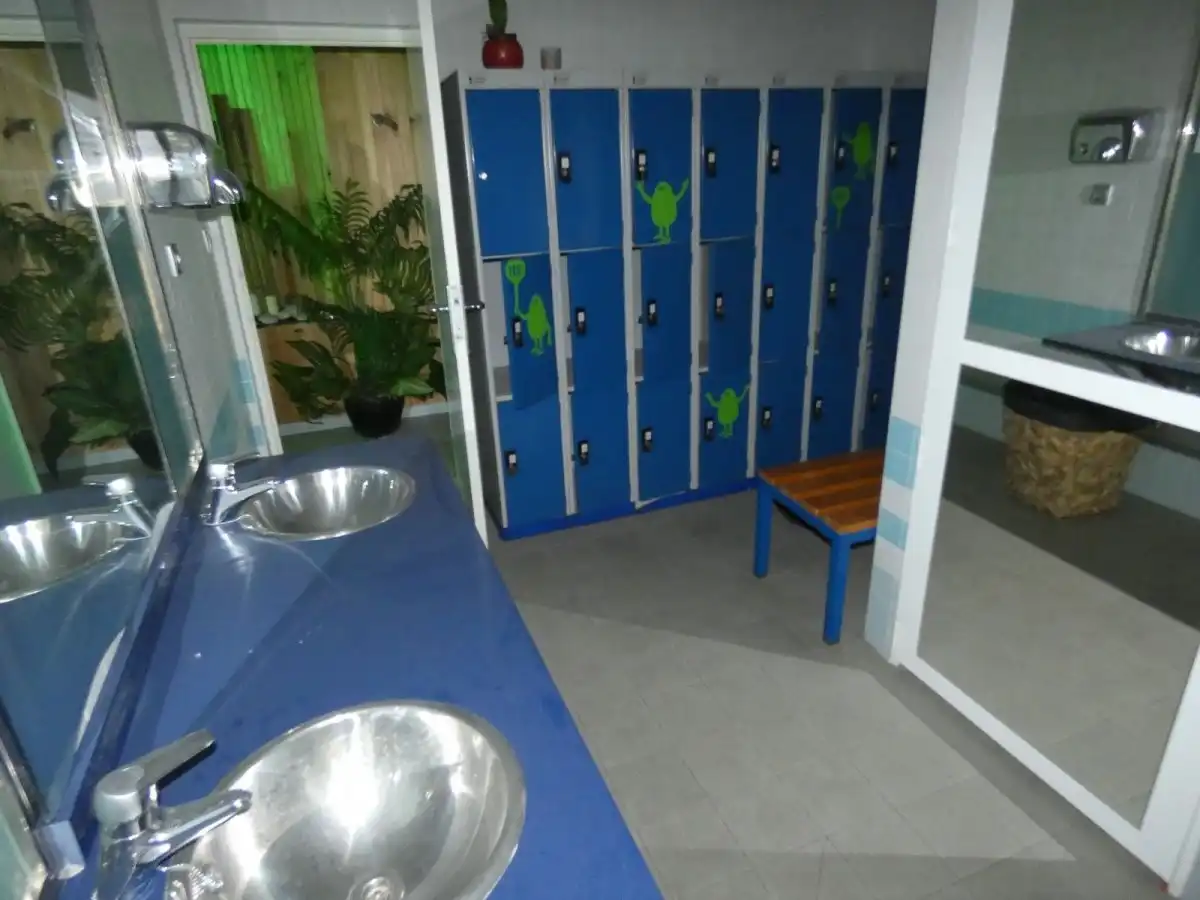 Badezimmer von Geschaftsraum zum Verkauf in Murcia mit Klimaanlage und Möbliert