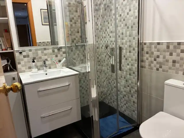Bathroom of Flat for sale in Sant Feliu de Llobregat  with Air Conditioner, Heating and Private garden