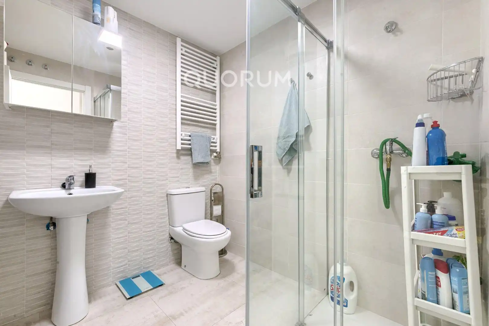 Baño de Piso en venta en Basauri  con Calefacción y Amueblado