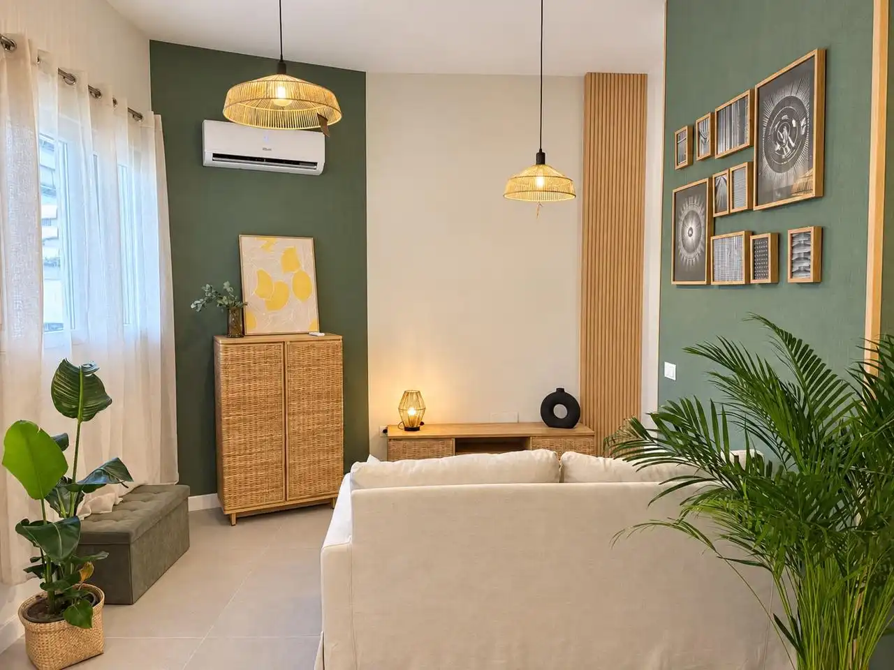 Living room of Ground floor for sale in Málaga  with Air Conditioner and Furnished