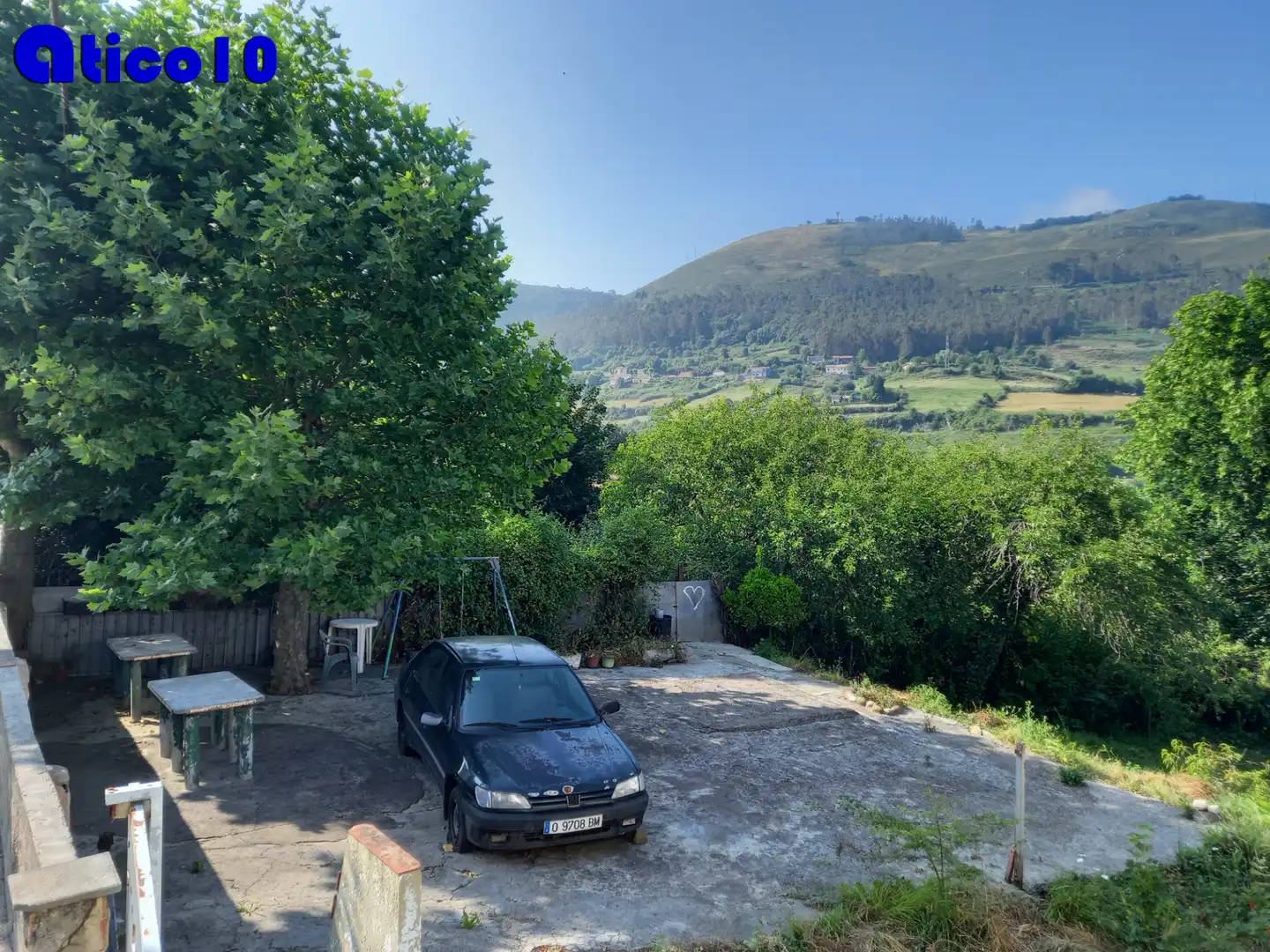 Außenansicht von Einfamilien-Reihenhaus zum Verkauf in Oviedo  mit Heizung, Privatgarten und Parkett