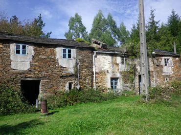 Casa rústica en venda a Ourol