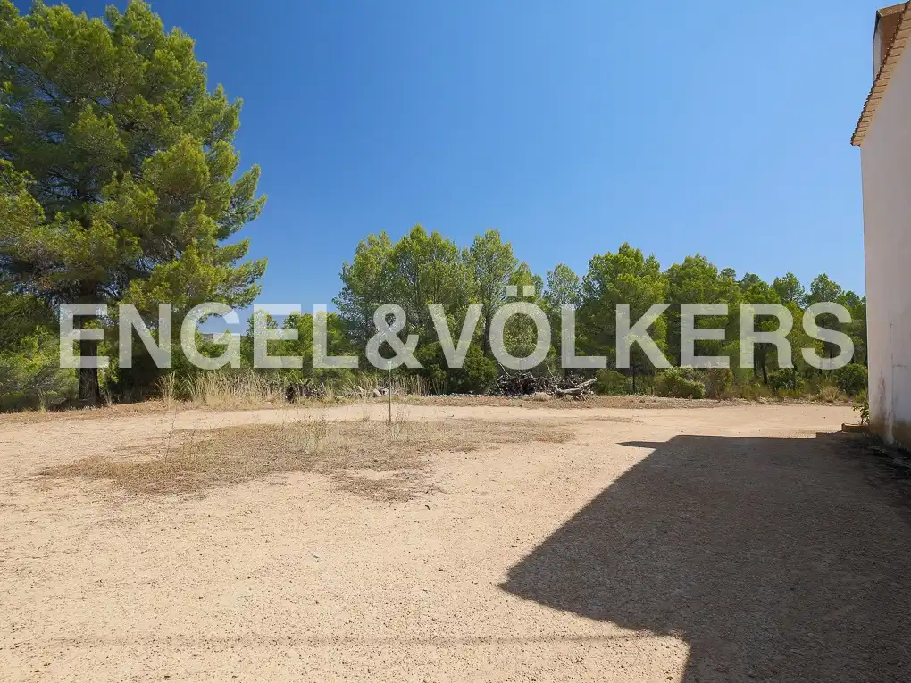 Finca rústica en venda a Requena