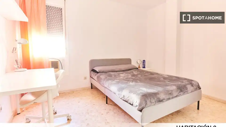 Habitación de Piso de alquiler en Sevilla con Aire acondicionado, Calefacción y Amueblado
