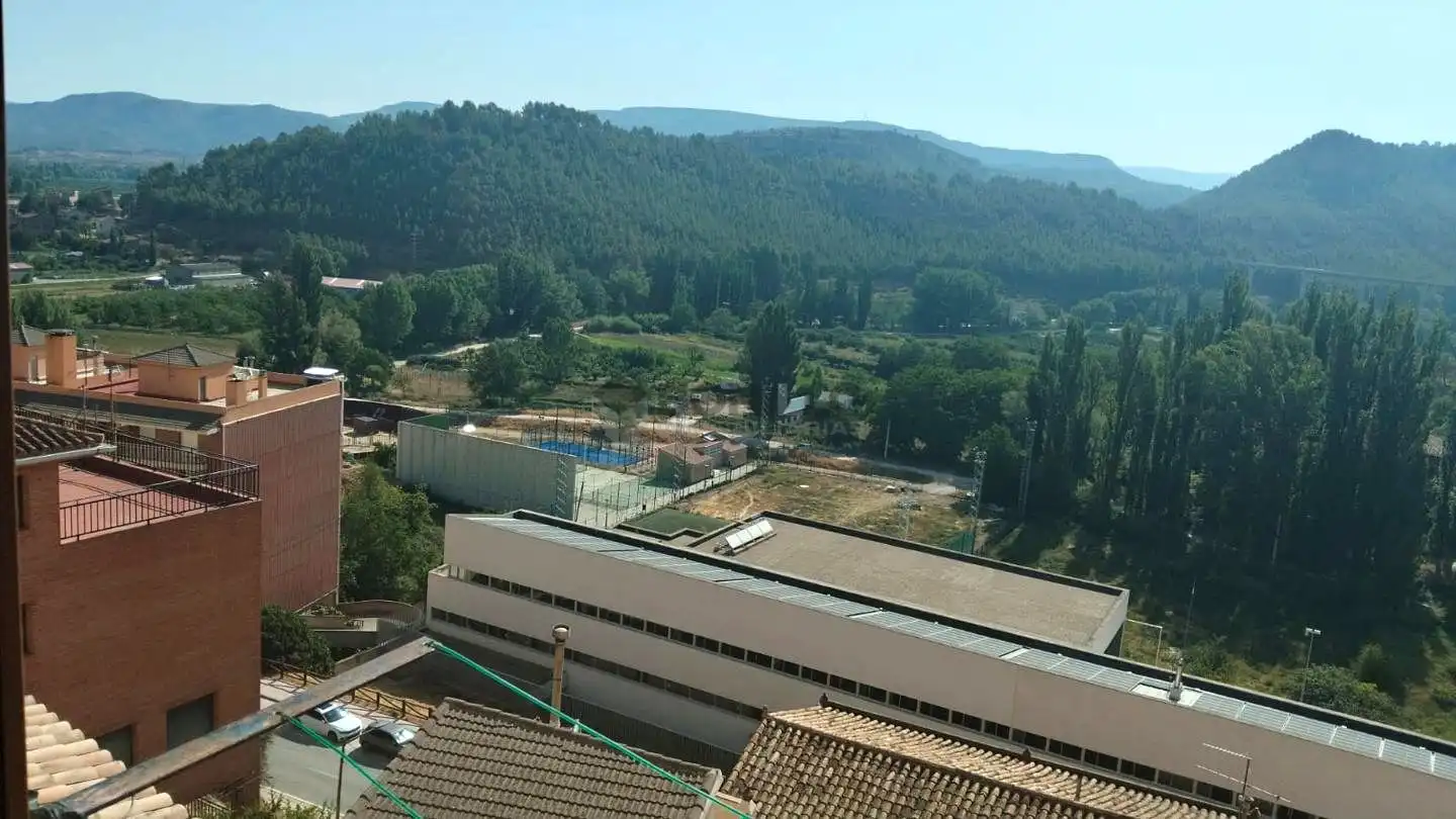 Vista exterior de Casa adosada en venda en Ademuz amb Balcó
