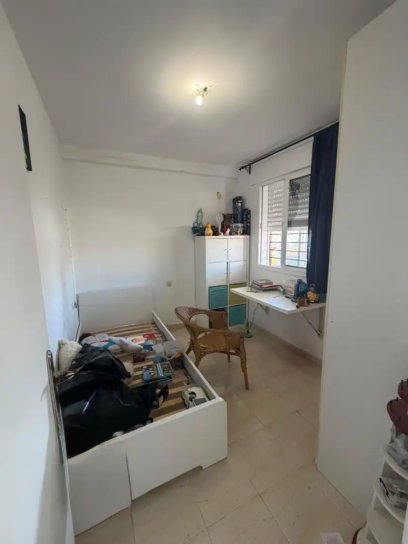 Dormitori de Pis en venda en Algeciras amb Aire condicionat i Terrassa