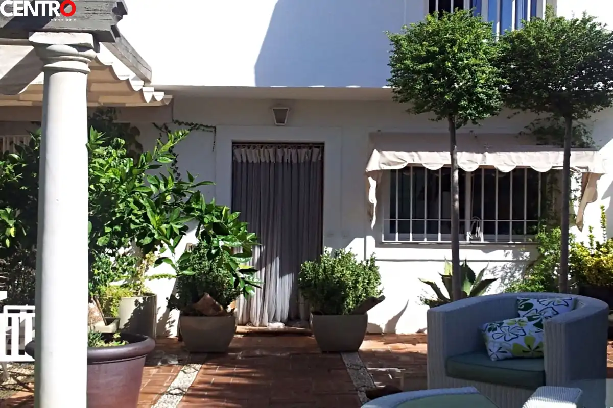 Jardí de Casa o xalet en venda en Granada amb Aire condicionat, Calefacció i Jardí privat