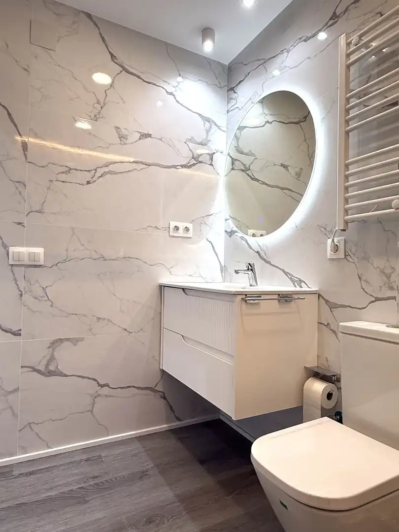 Bathroom of Flat for sale in Sant Boi de Llobregat  with Air Conditioner, Heating and Parquet flooring