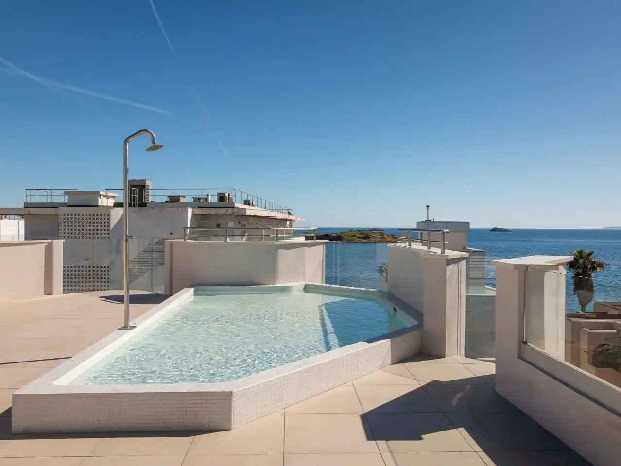 Apartamento con piscina en venta en calle carles roman ferrer 4, imagen 2