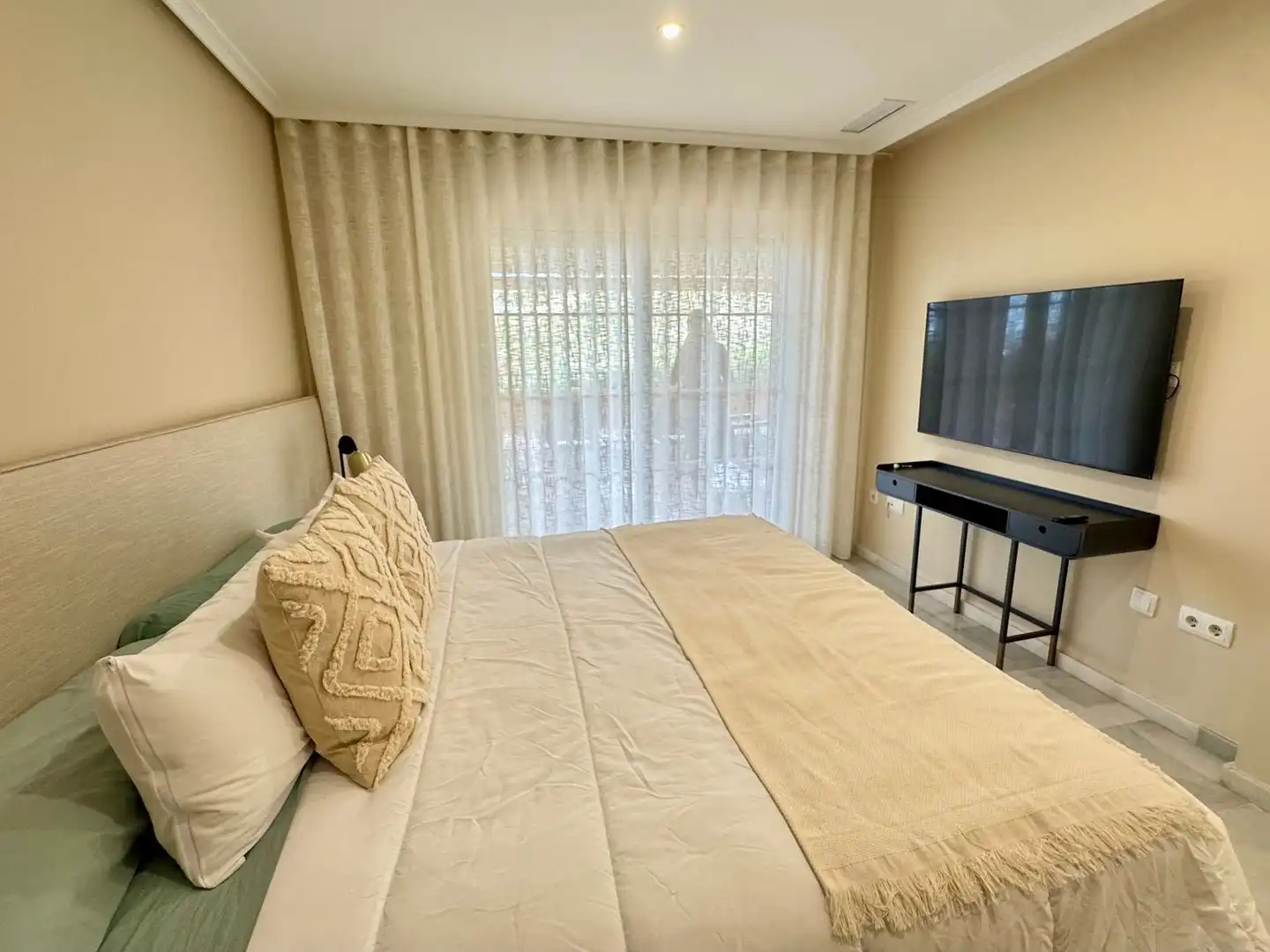 Habitación de Apartamento de alquiler en Altea con Aire acondicionado, Calefacción y Jardín privado