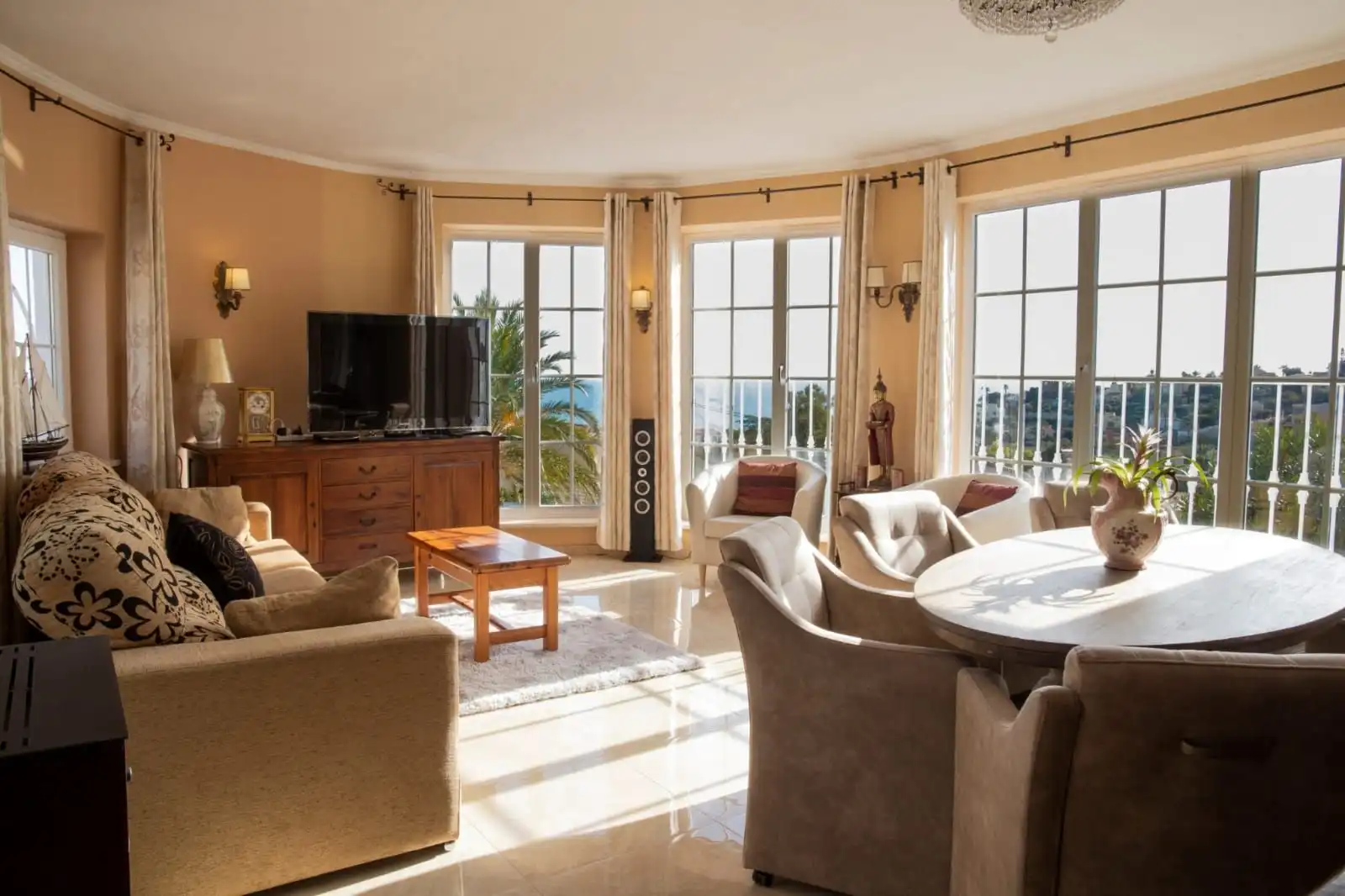 Living room of Houses for sale in Calpe / Calp  with Air Conditioner, Heating and Private garden