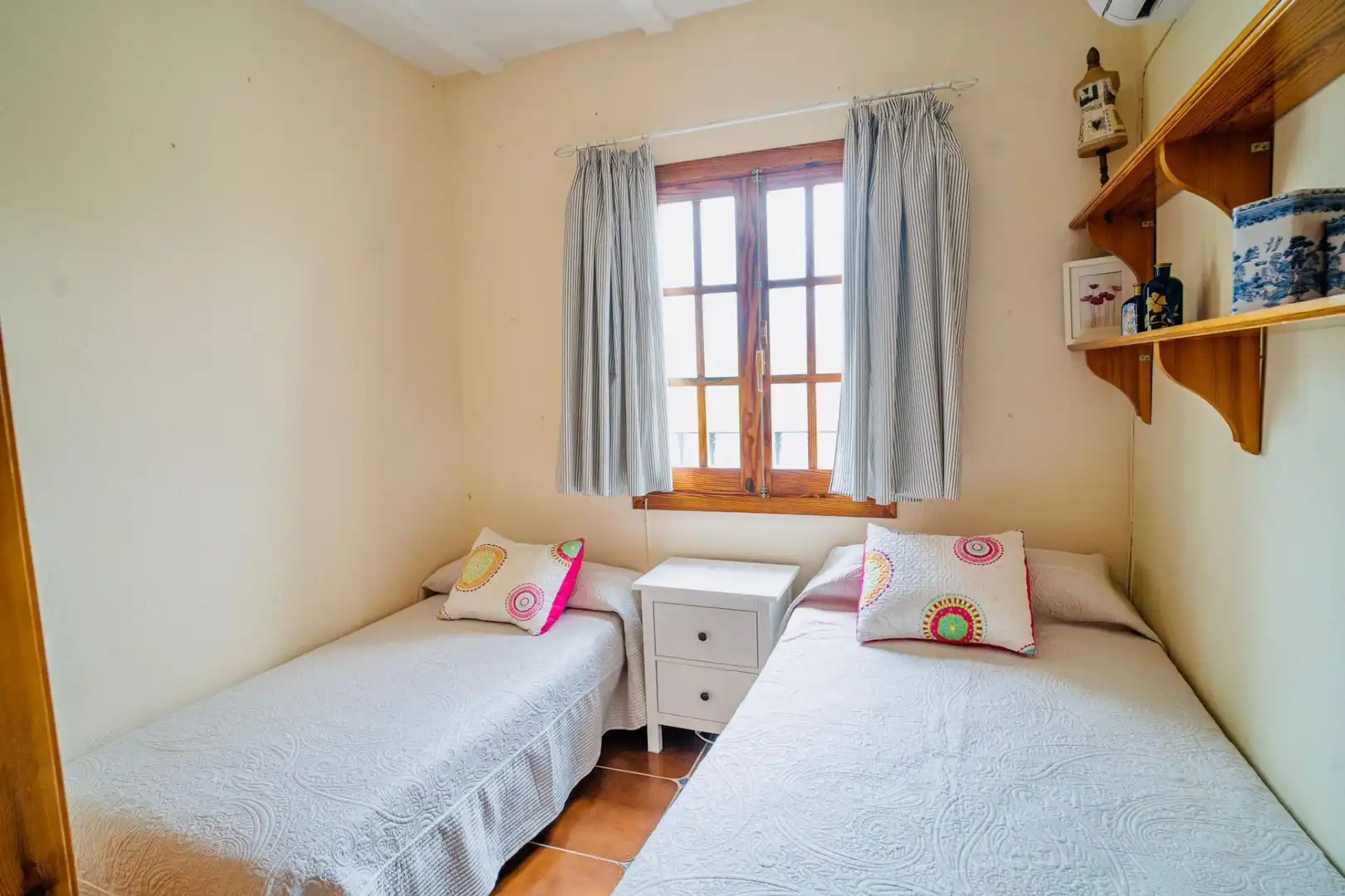 Casa rústica amb terrassa en venda a Villamartín, imagen 9
