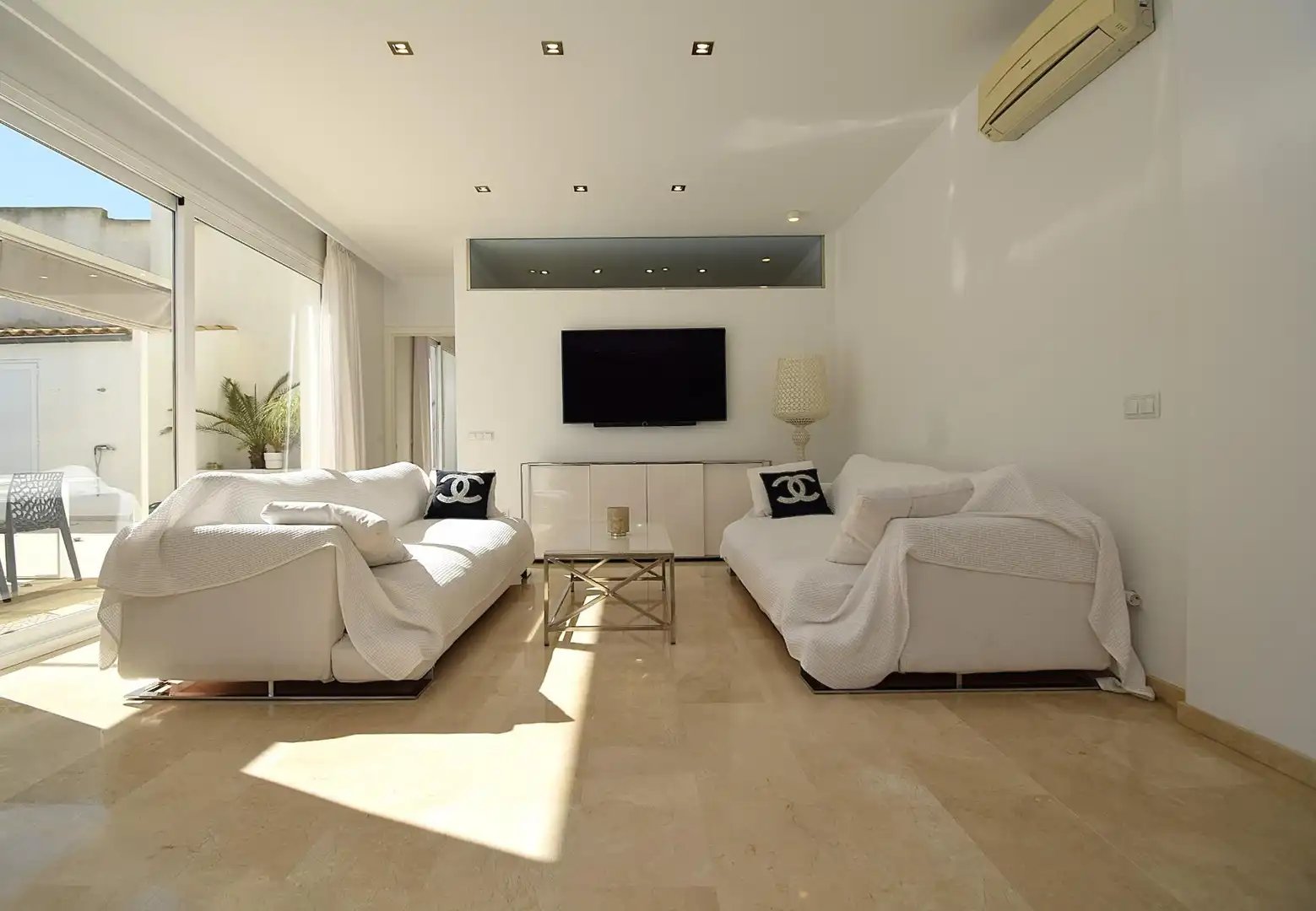 Sala d'estar de Casa o xalet en venda en Muro amb Aire condicionat, Calefacció i Terrassa