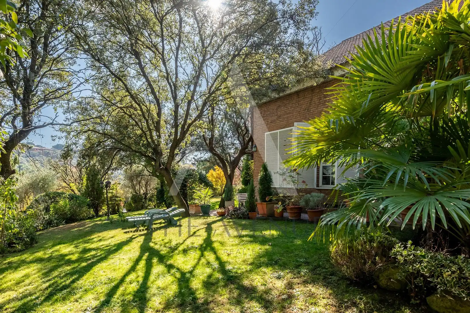 Jardí de Casa o xalet en venda en Las Rozas de Madrid amb Calefacció, Jardí privat i Parquet