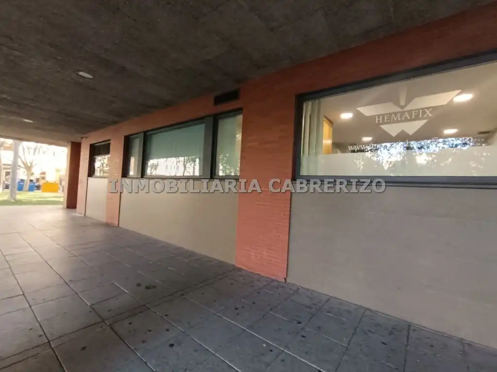 Vista exterior de Local de lloguer en  Logroño amb Aire condicionat, Calefacció i Parquet