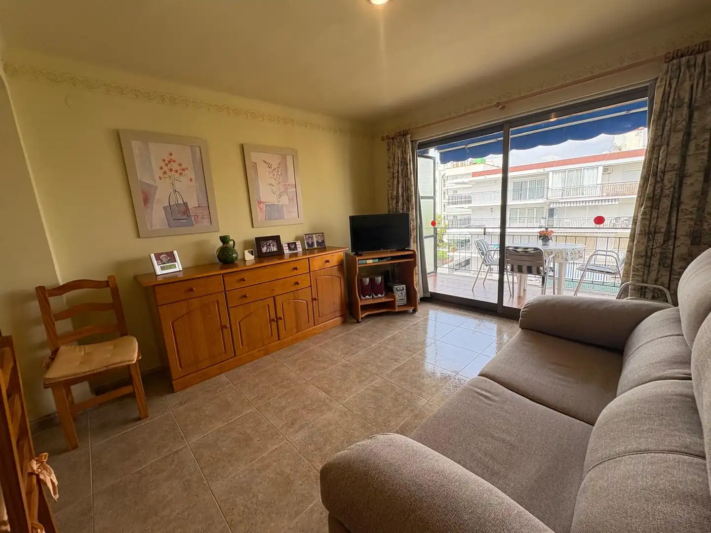 Sala d'estar de Pis en venda en Salou amb Aire condicionat, Terrassa i Moblat