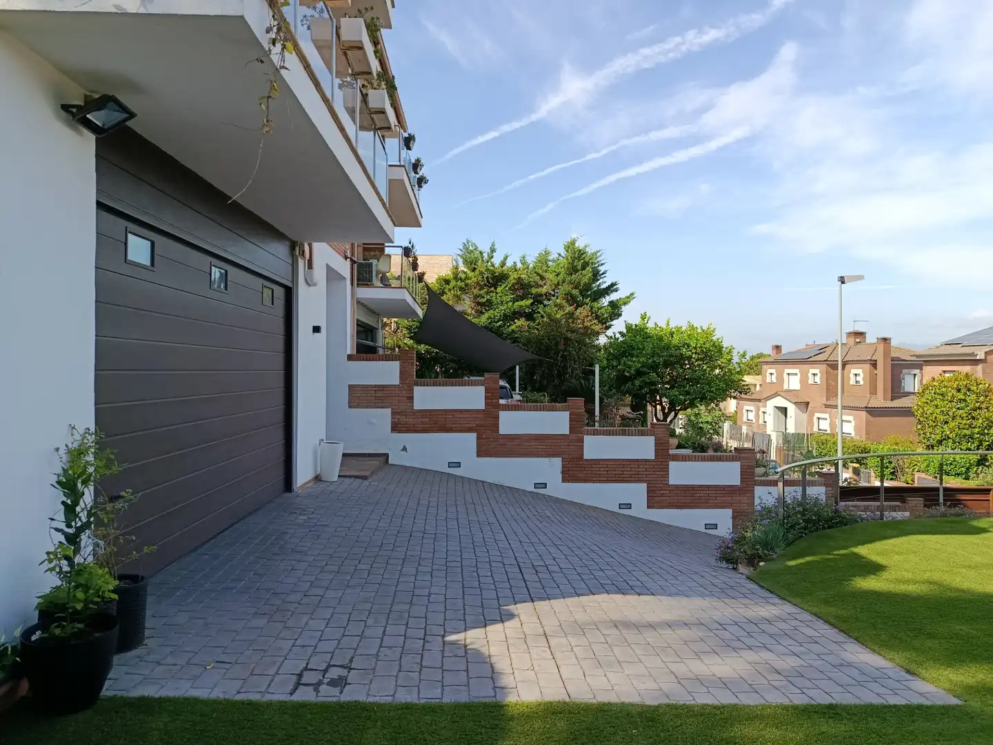 Terrassa de Casa adosada en venda en Girona amb Aire condicionat, Calefacció i Jardí privat