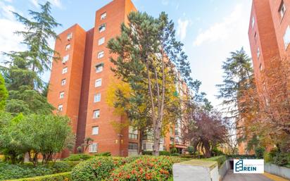 Vista exterior de Pis en venda en  Madrid Capital amb Aire condicionat, Calefacció i Jardí privat