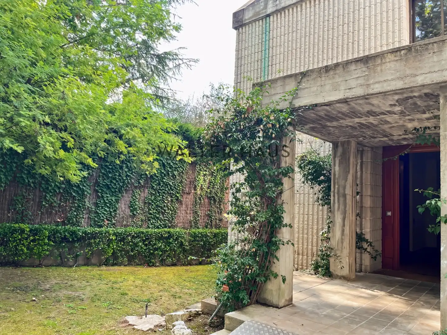 Houses for rent in Carrer d'Àngel Guimerà, L'Eixample