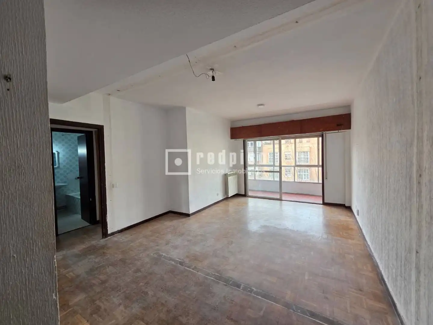 Sala d'estar de Pis en venda en Madrid amb Calefacció, Jardí privat i Parquet