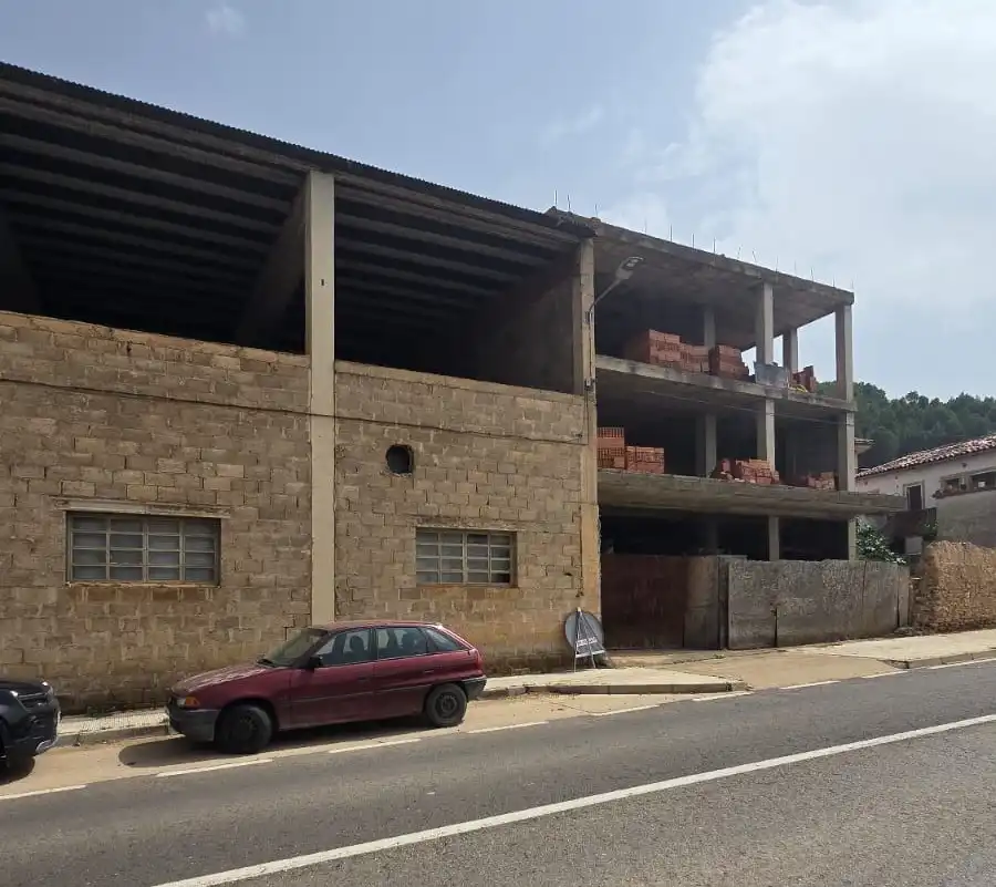 Vista exterior de Edifici en venda en Paracuellos de Jiloca