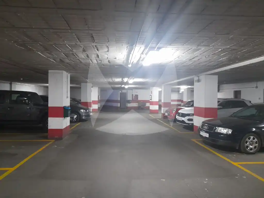 Garage for rent in Calle Del Museo, Pardaleras