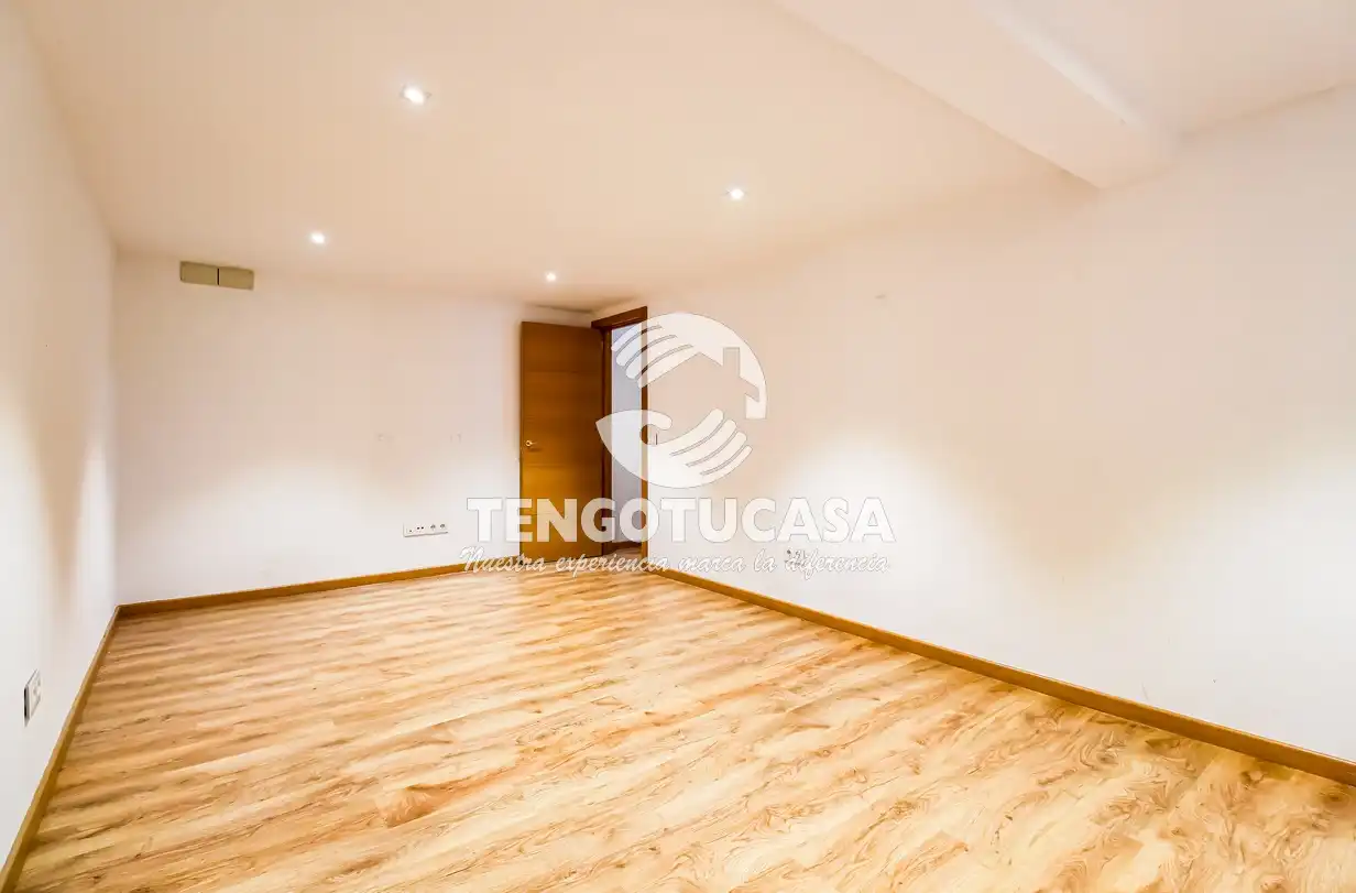 Detached homes for rent in Madrid  with Air Conditioner, Heating and Private garden