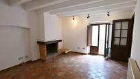 Sala d'estar de Finca rústica en venda en Bellcaire d'Empordà amb Terrassa