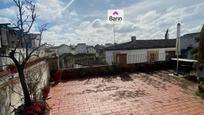 Vista exterior de Casa o xalet en venda en  Córdoba Capital amb Aire condicionat, Calefacció i Jardí privat