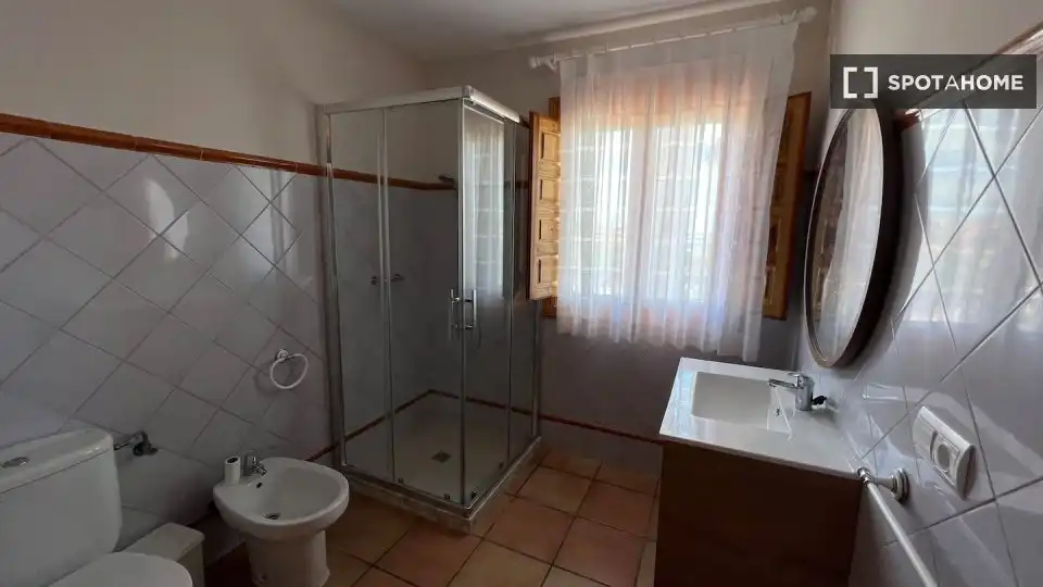 Bathroom of Flat for rent in Corbera  with Air Conditioner, Heating and Furnished