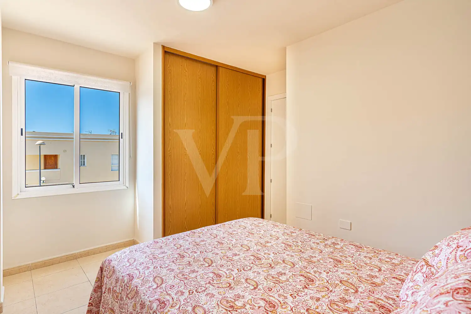 Habitación de Casa adosada en venta en Arona con Terraza y Piscina comunitaria