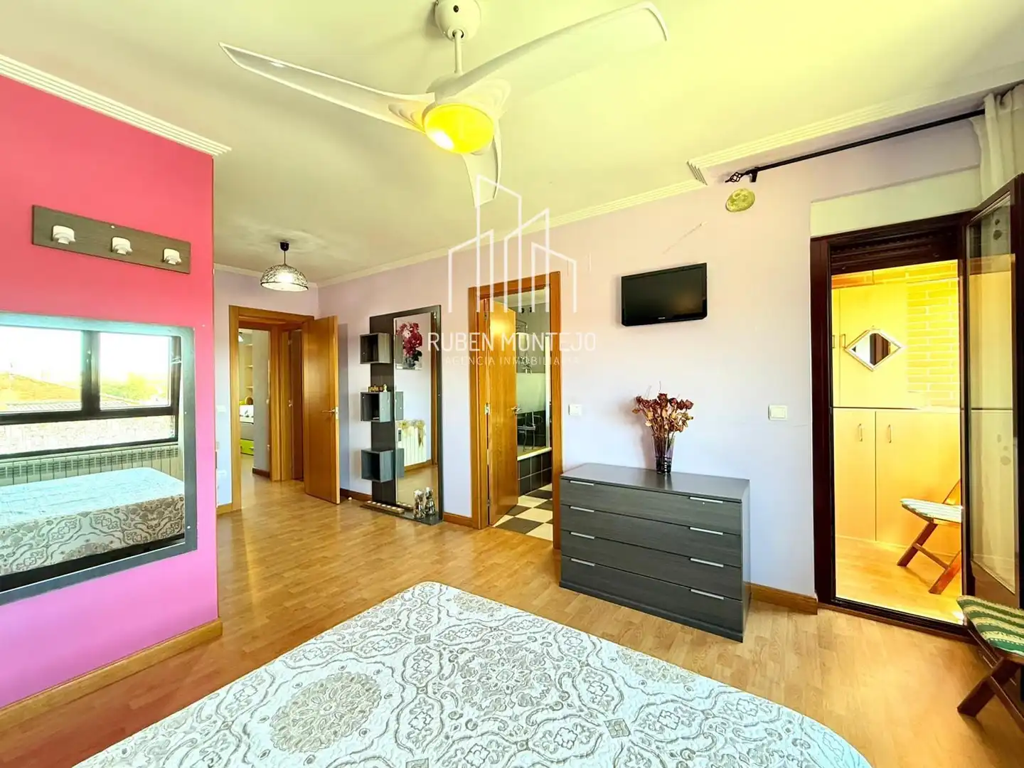 Vista exterior de Casa adosada en venta en Galindo y Perahuy con Calefacción, Jardín privado y Terraza