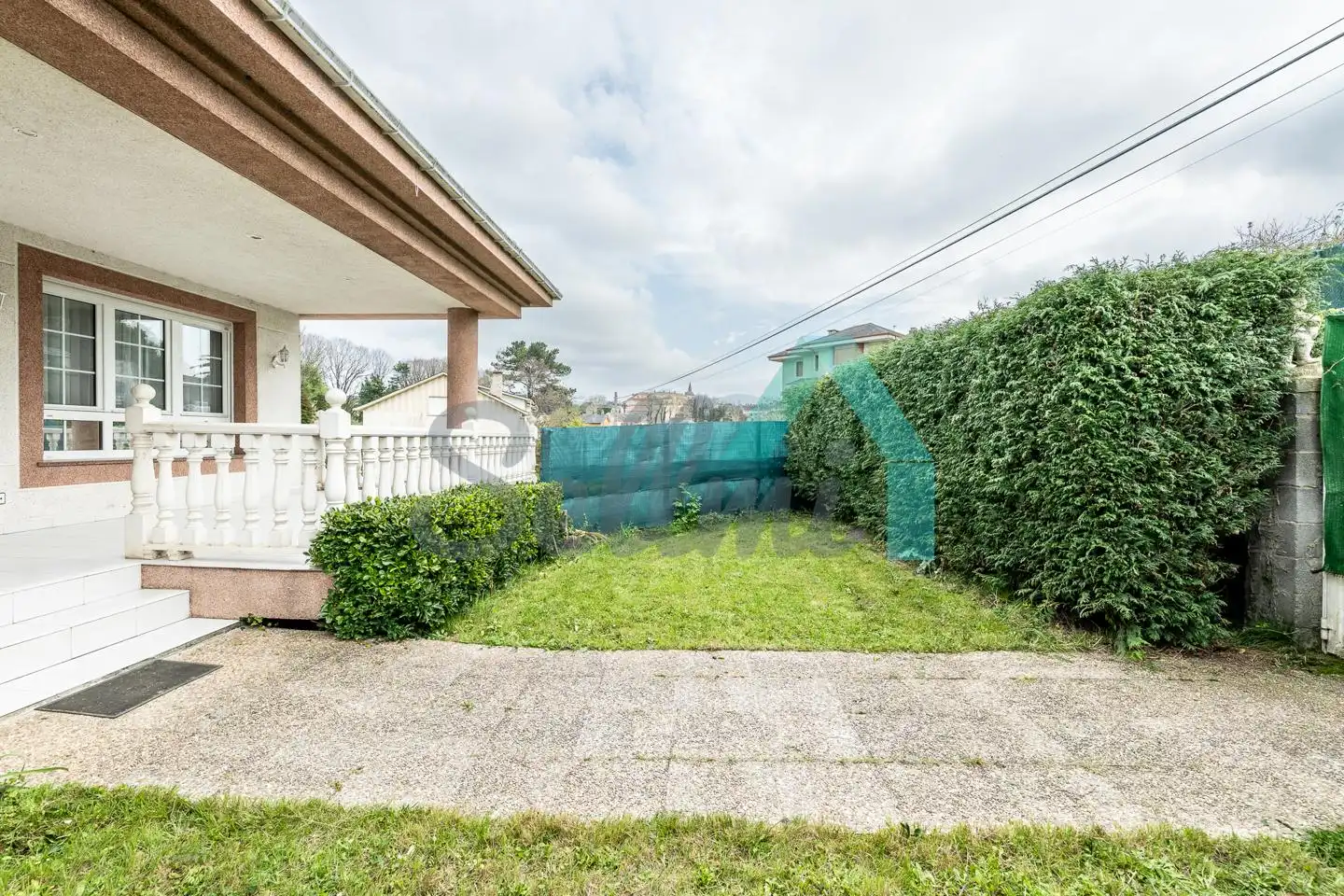 Vista exterior de Casa adosada en venta en El Franco  con Calefacción, Jardín privado y Parquet