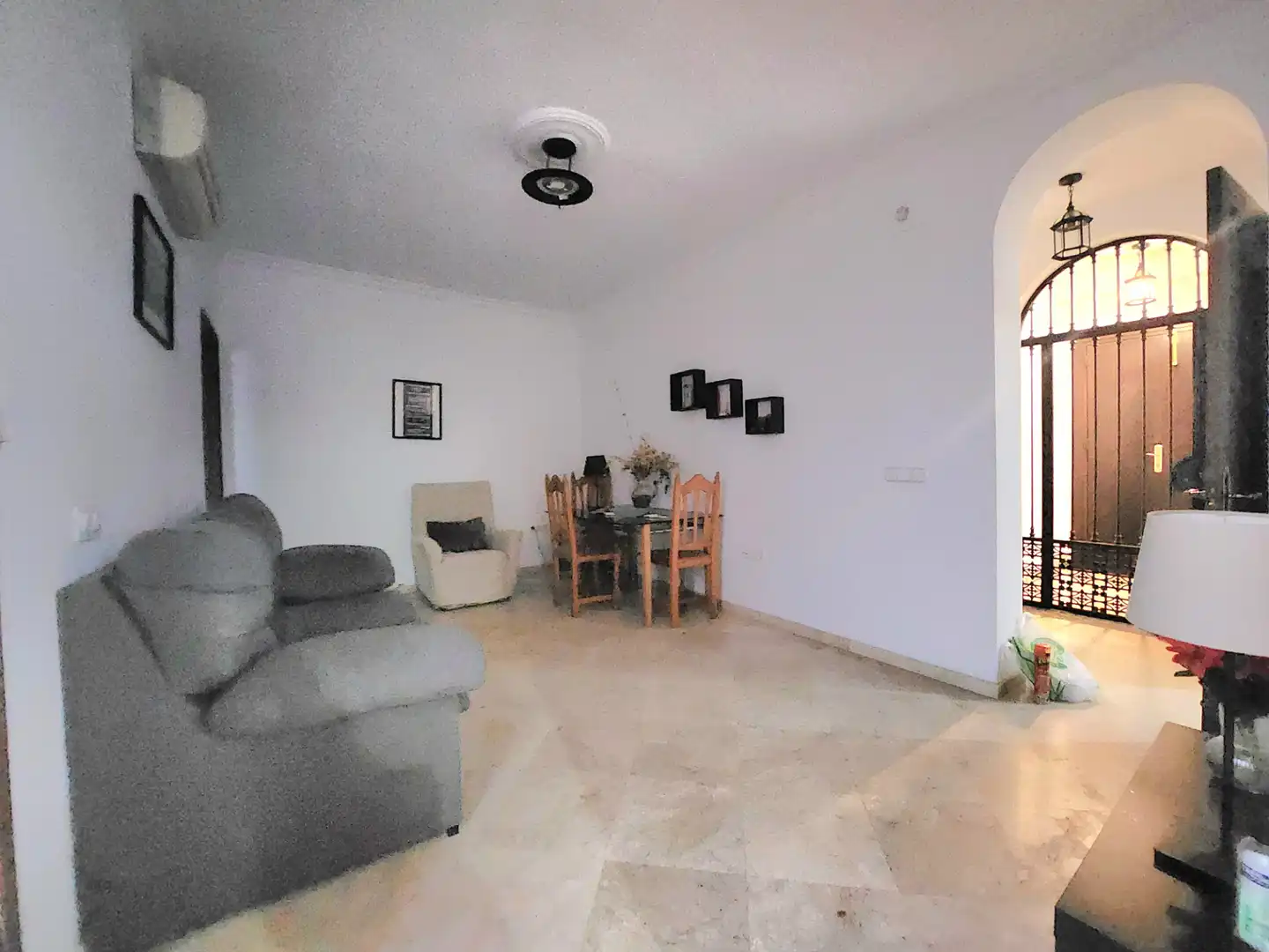 Wohnzimmer von Haus oder Chalet zum Verkauf in Alcalá de Guadaira mit Klimaanlage, Terrasse und Abstellraum