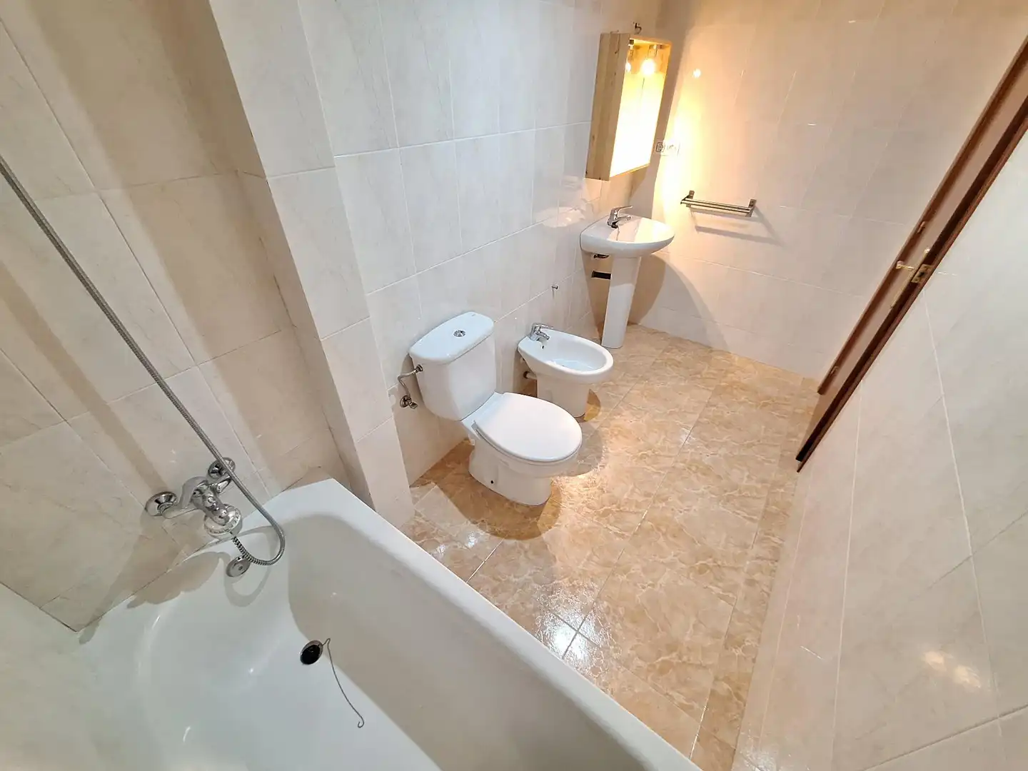 Bathroom of Flat for sale in Igualada  with Terrace and Balcony