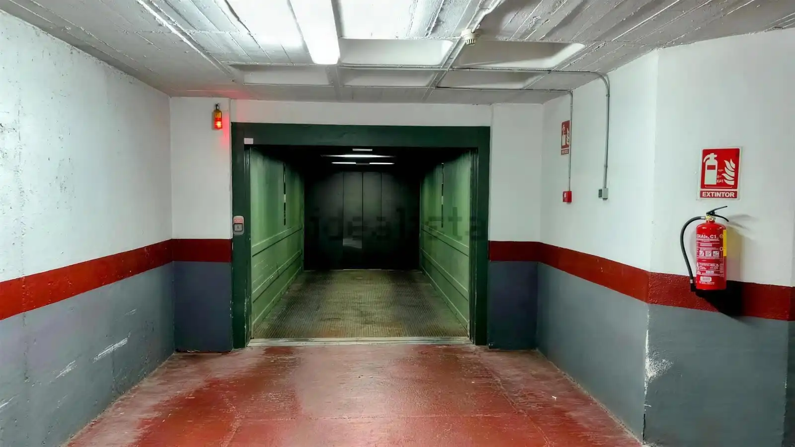Einzelparkplatz zum Verkauf in Calle Reyes Catolicos, imagen 2