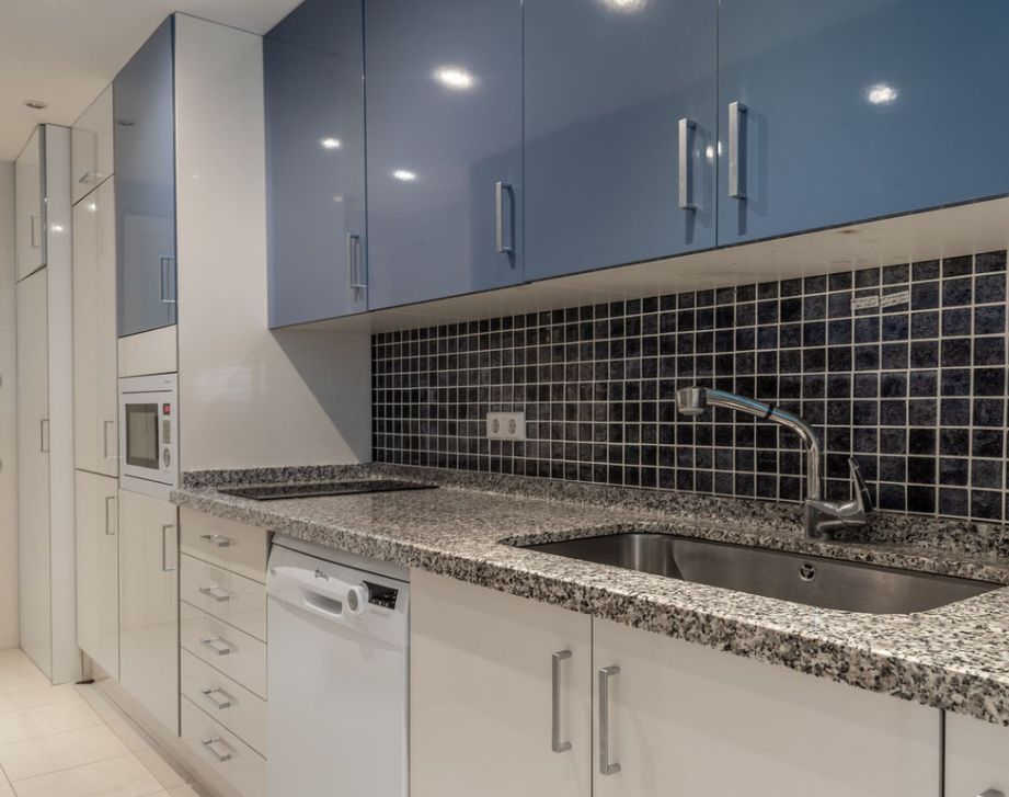 Cuina de Pis en venda en Marbella amb Terrassa, Moblat i Forn