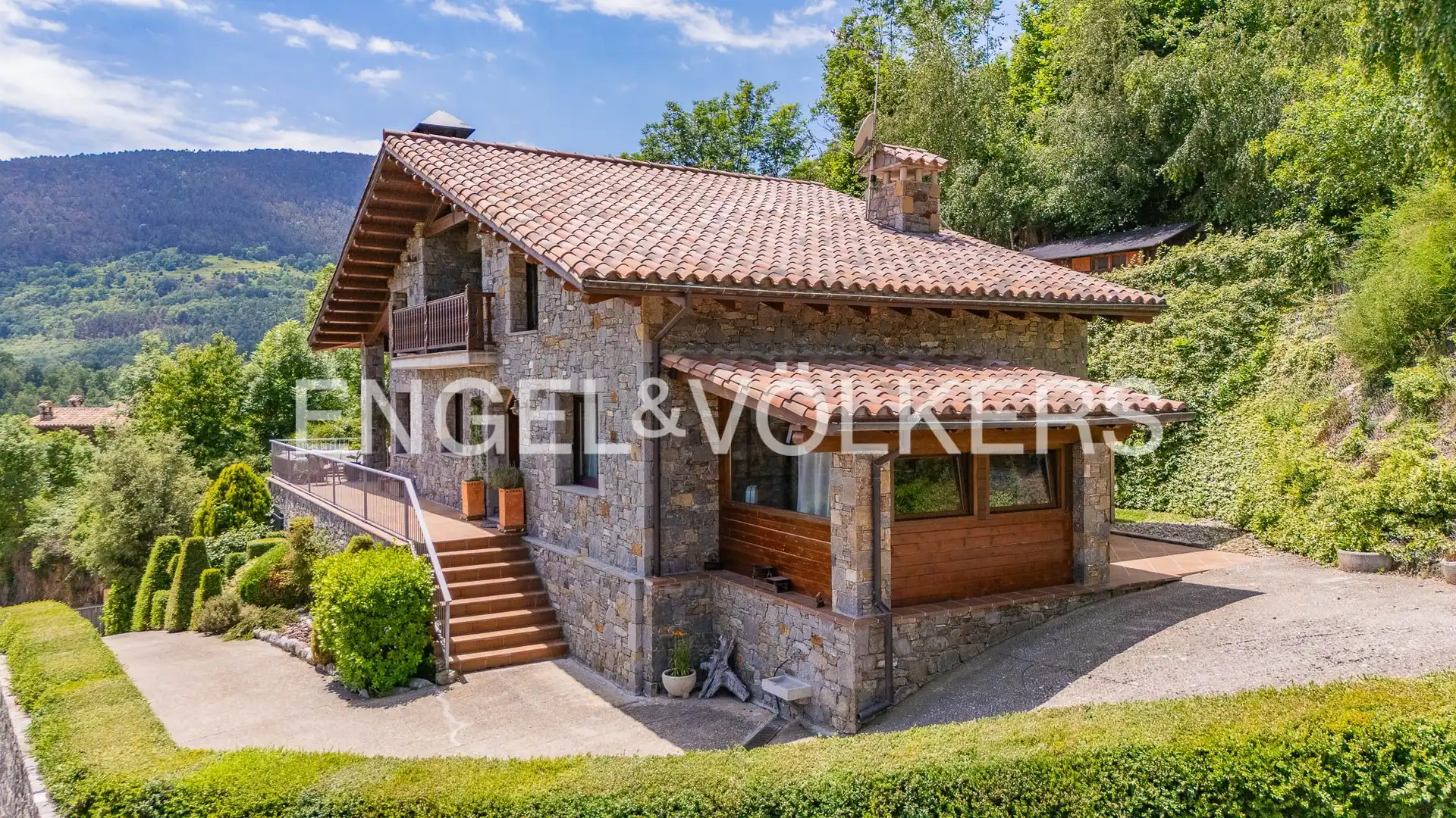 Vista exterior de Casa o xalet en venda en Llanars amb Calefacció, Jardí privat i Parquet