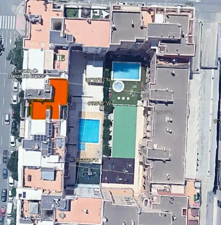 Vista exterior de Àtic en venda en Alicante / Alacant amb Aire condicionat, Terrassa i Balcó