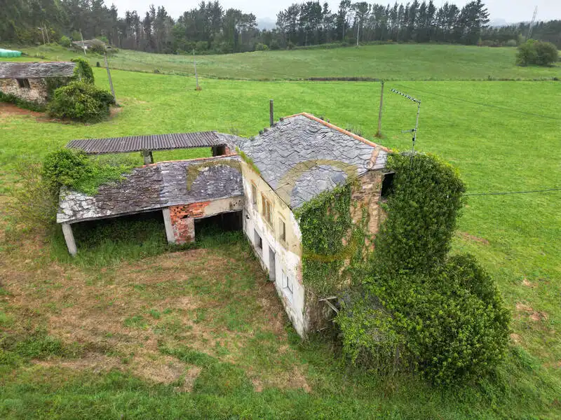 Vista exterior de Casa o chalet en venta en El Franco  con Calefacción