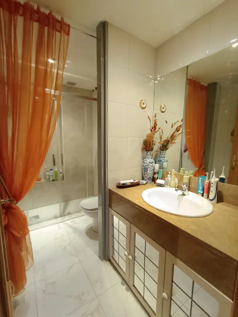 Casa adosada en venta en Valderas - Los Castillos