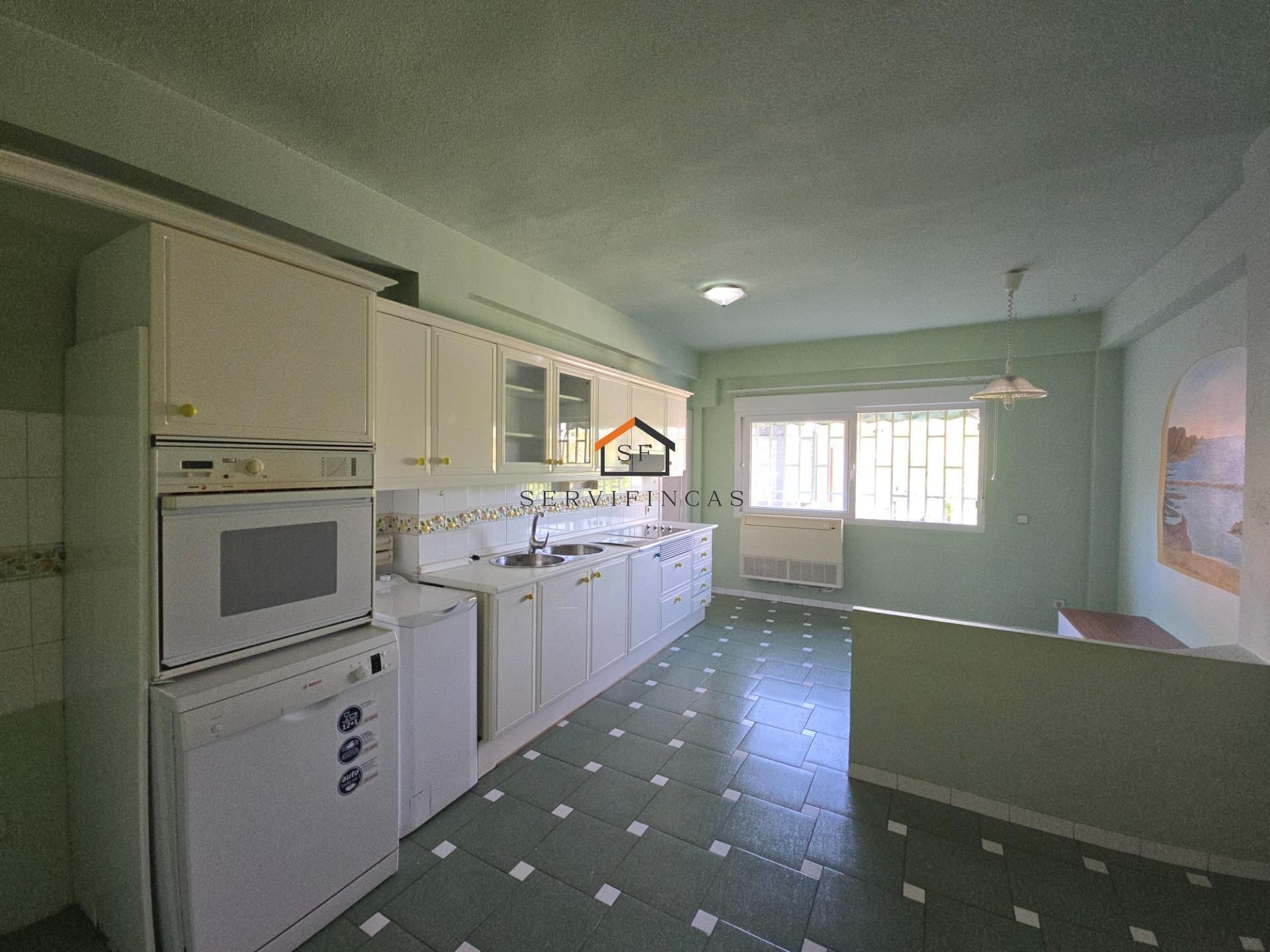 Kitchen of Flat for sale in  Madrid Capital  with Heating, Private garden and Terrace