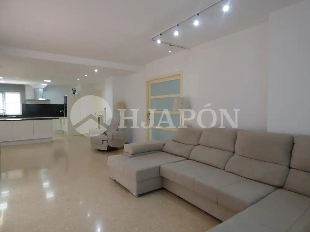Sala d'estar de Casa o xalet en venda en Alella amb Aire condicionat, Calefacció i Jardí privat