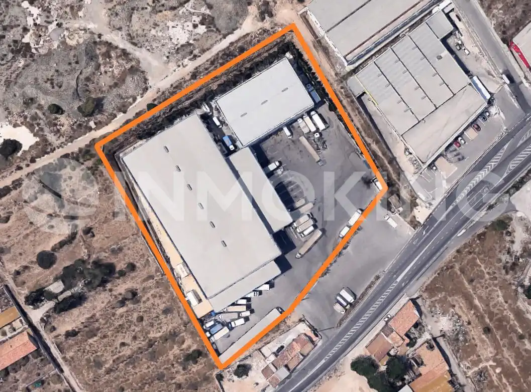 Außenansicht von Fabrikhallen zum Verkauf in Murcia