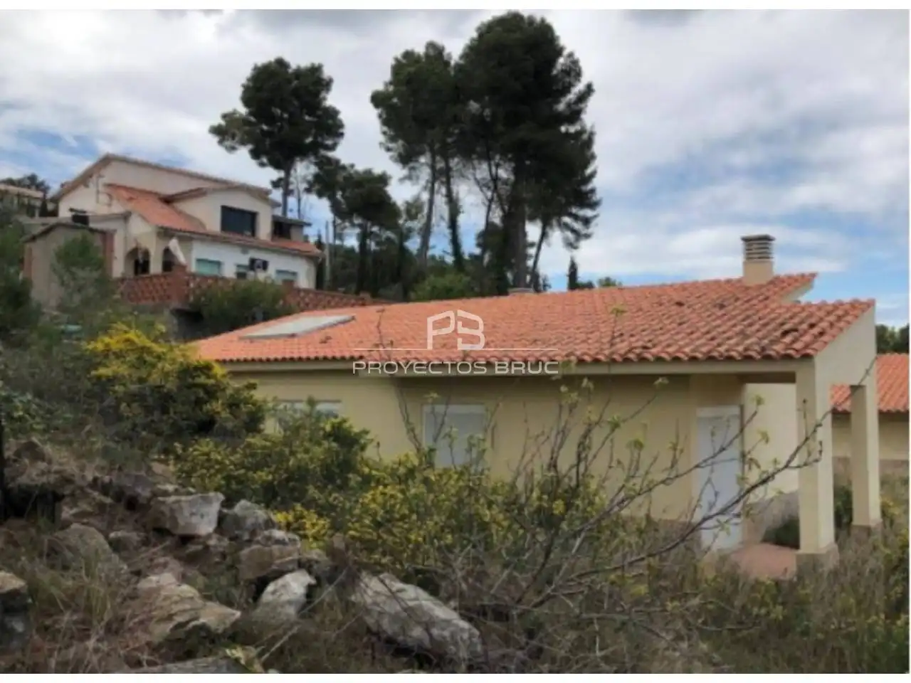 Chalet con jardín en venta en Calle Bruc