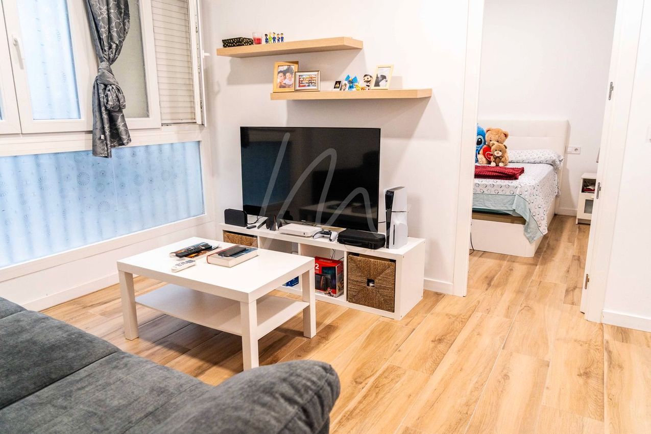 Sala d'estar de Pis en venda en  Valencia Capital amb Aire condicionat, Moblat i Forn