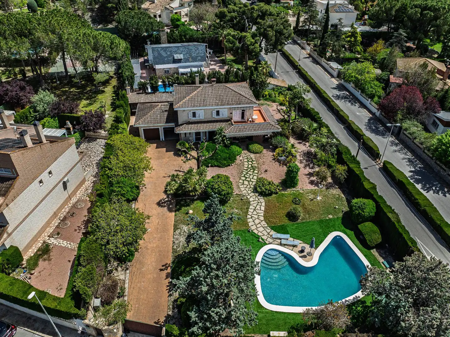 Vista exterior de Casa o xalet en venda en Petrer amb Aire condicionat, Piscina i Alarma